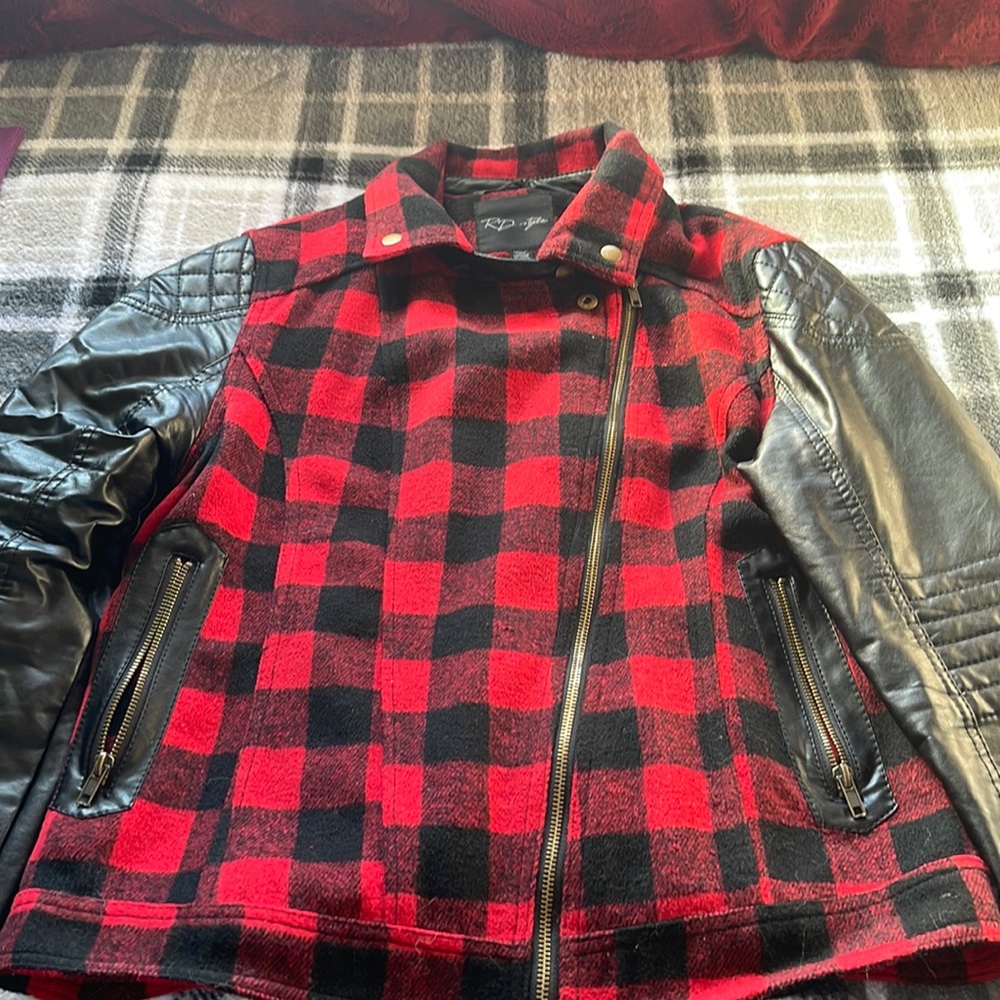 Size large red and black flannel with leather sleeves jacket